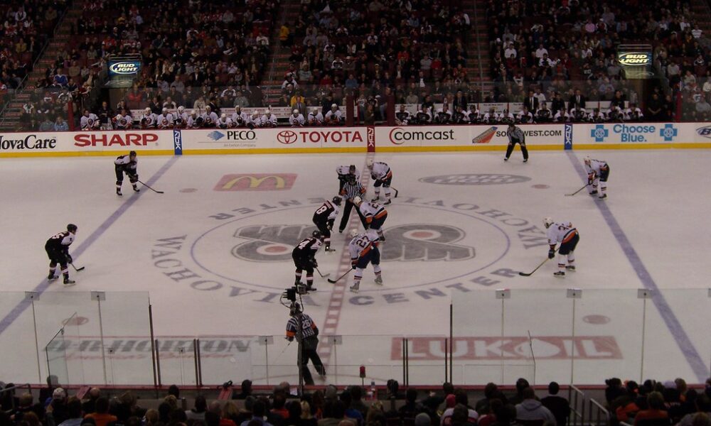 Maple Leafs vs Flyers: Bobby McMann schittert in Key Matchup